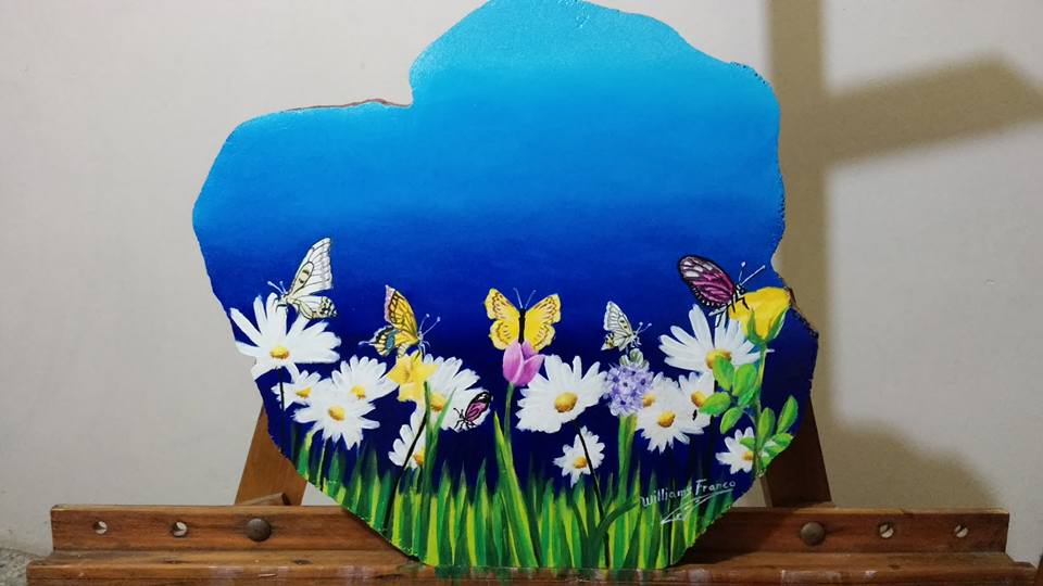 Mariposas en rodaja de madera